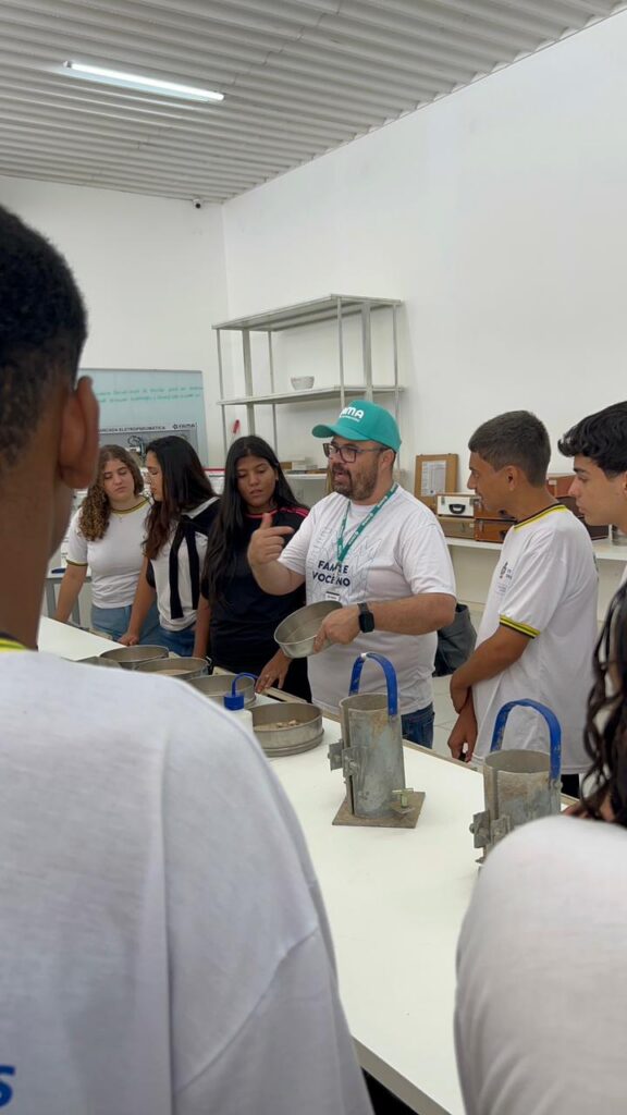 VISITAS ESCOLA NA FAMA